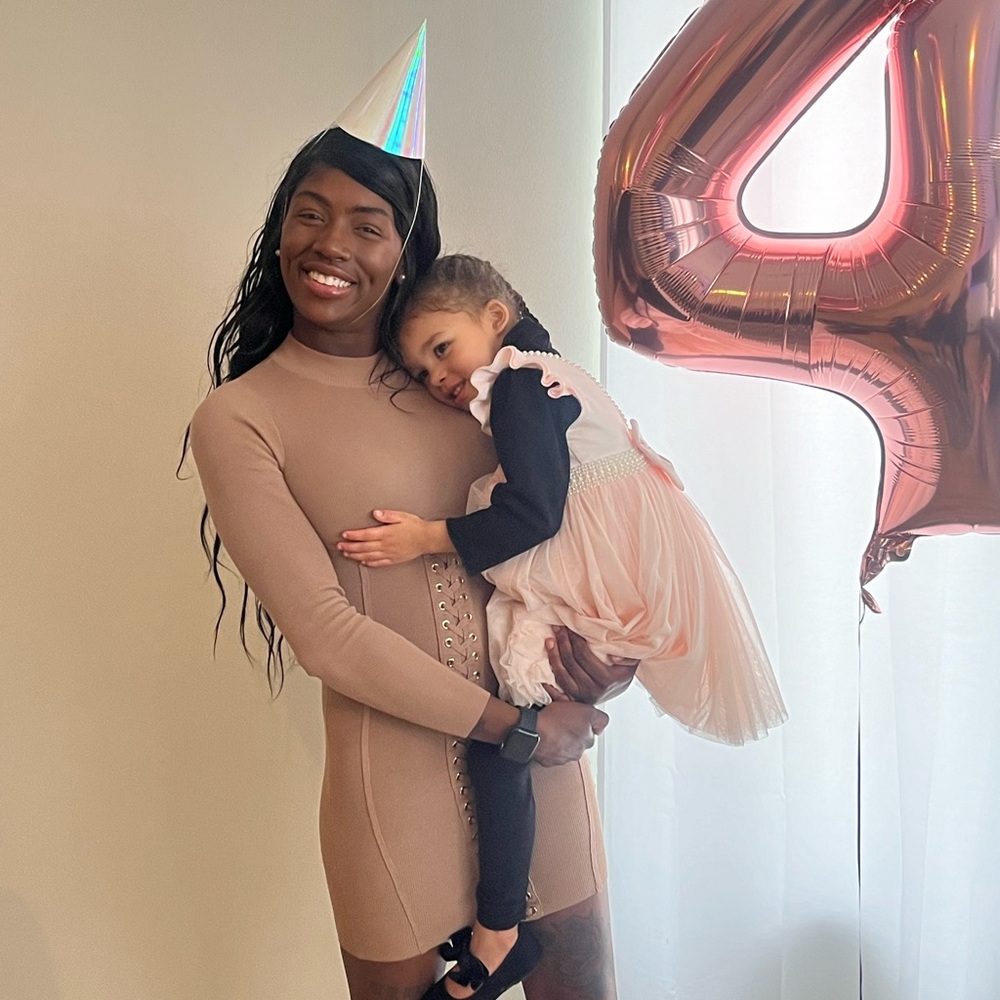 Meet your Posher, Tay